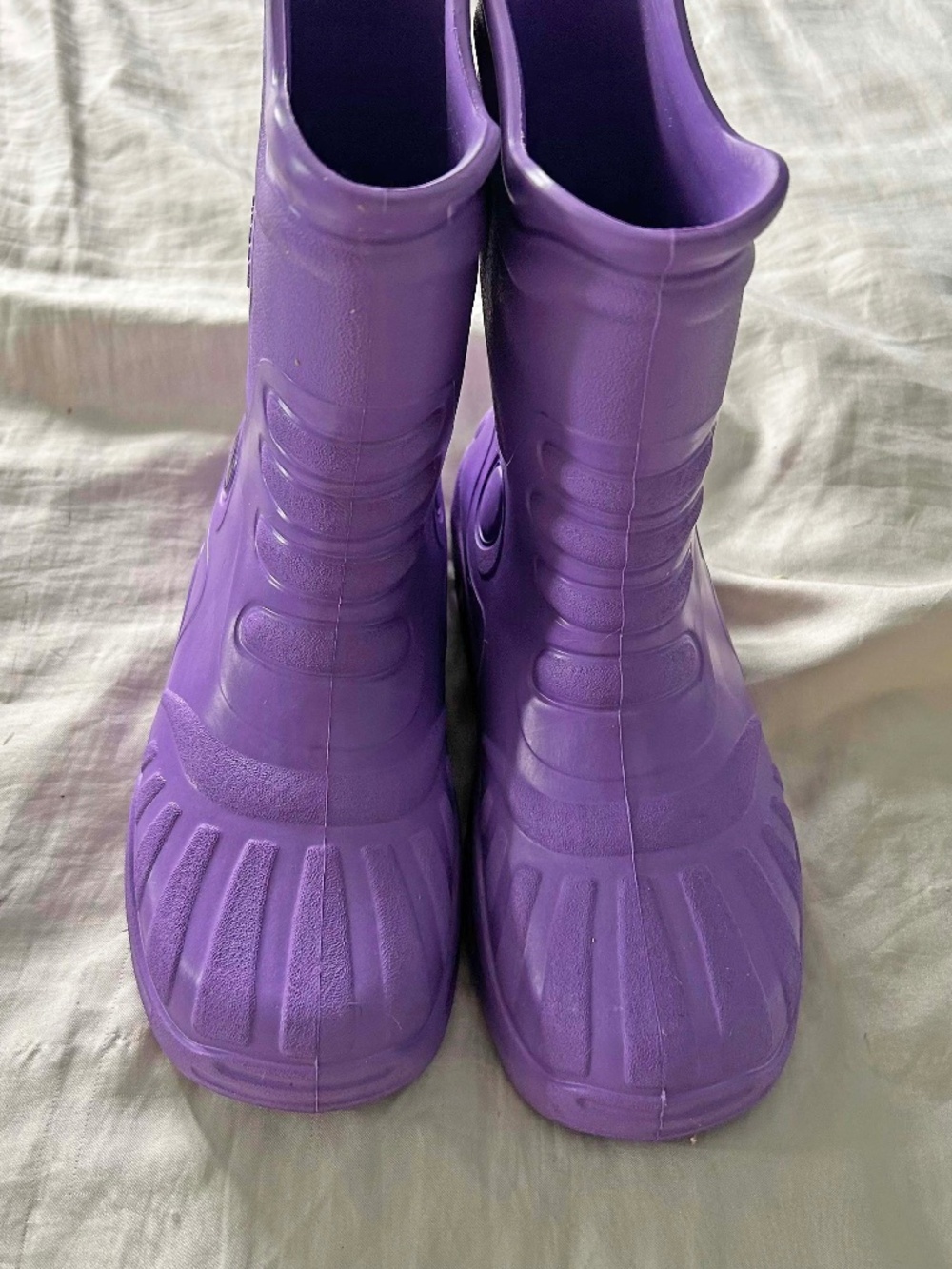 CROCS BOOTS, LIMITED EDITION, PURPLE, SIZE LADIES M (8-9), IN CROCS FABRIC BACKP